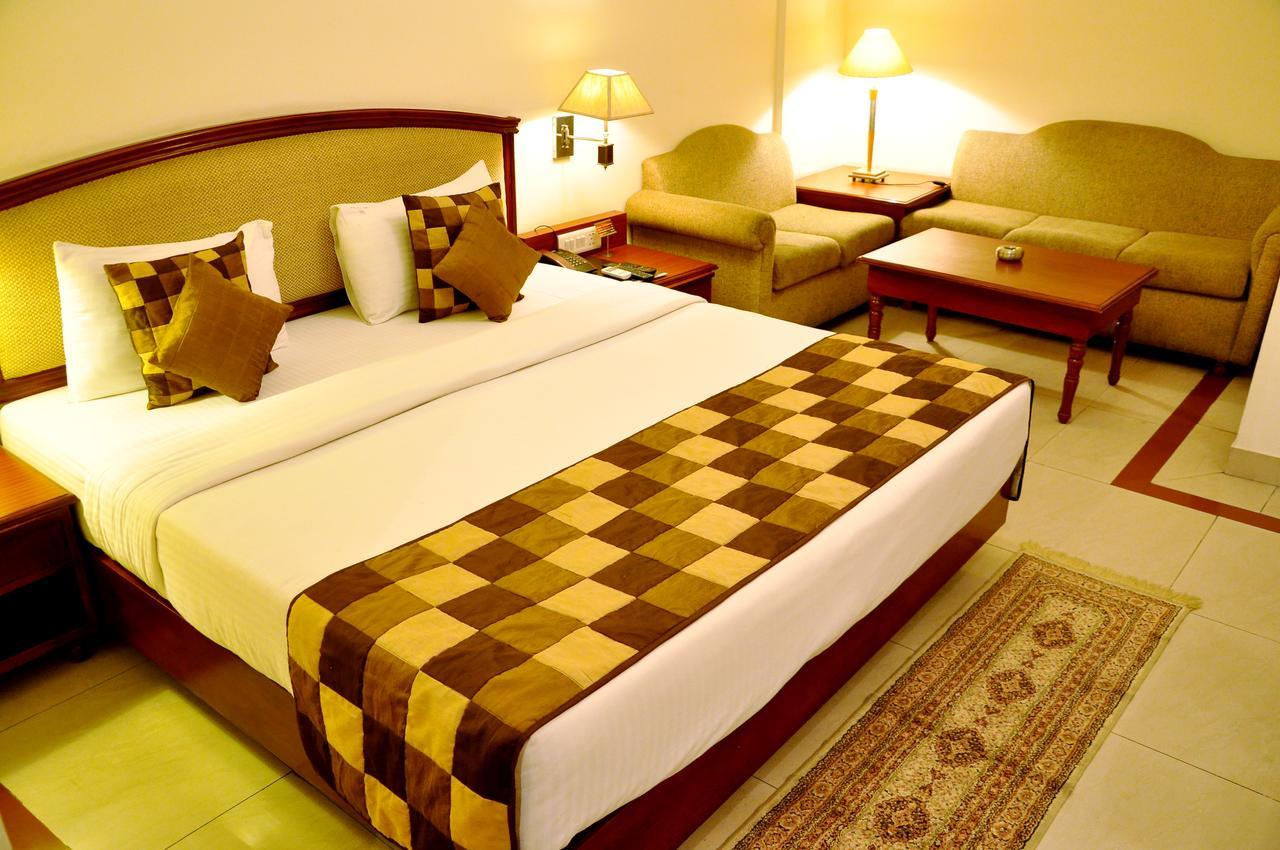 Hotel Jewel Palace New Delhi Exterior photo
